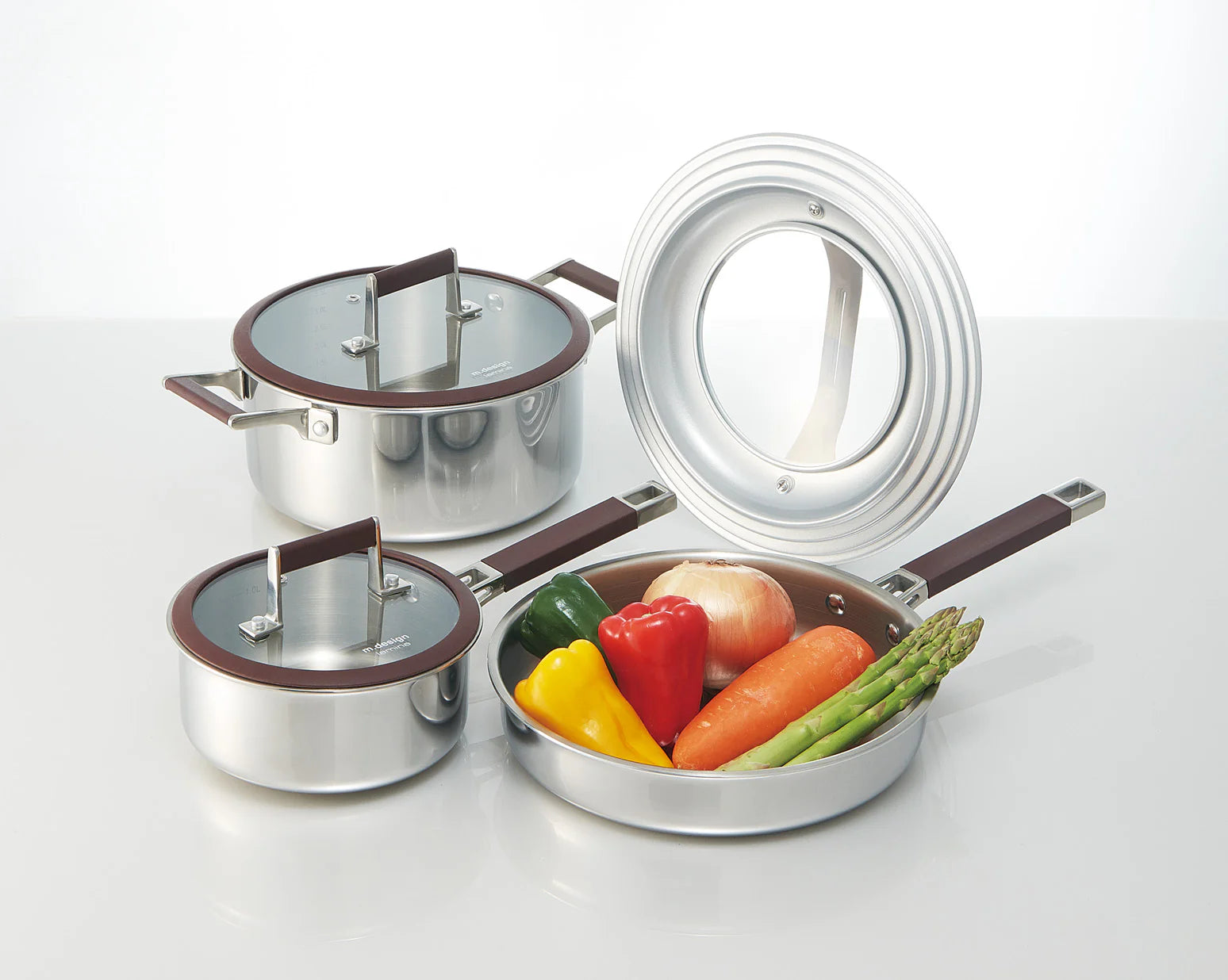 ステンレスの片手鍋や両手鍋、フライパン